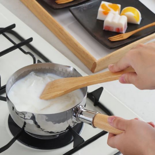 Hammer Pattern Japanese Saucepan with Wooden Handle | Cooking Pot