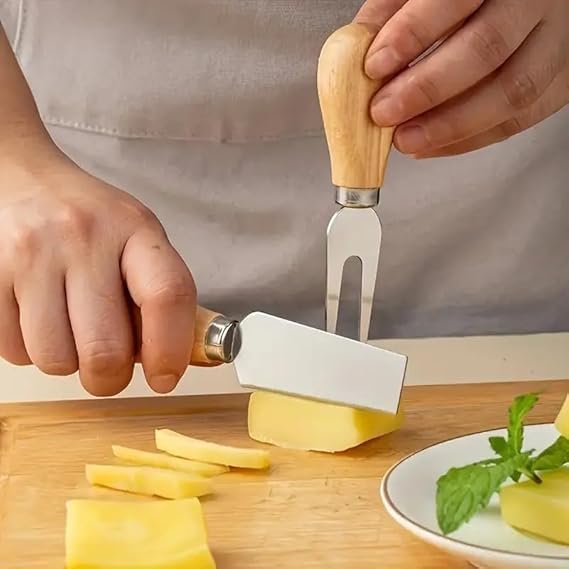 Set of 4 - Stainless Steel Cheese Knives With Wooden Handles