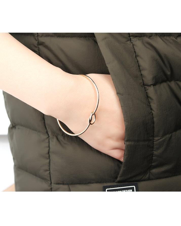 Knot Shaped Silver Plated Bracelet - Techmanistan