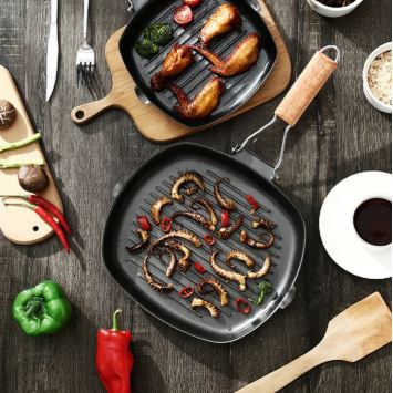 Non-Stick Square Grill Pan With Foldable Wooden Handle