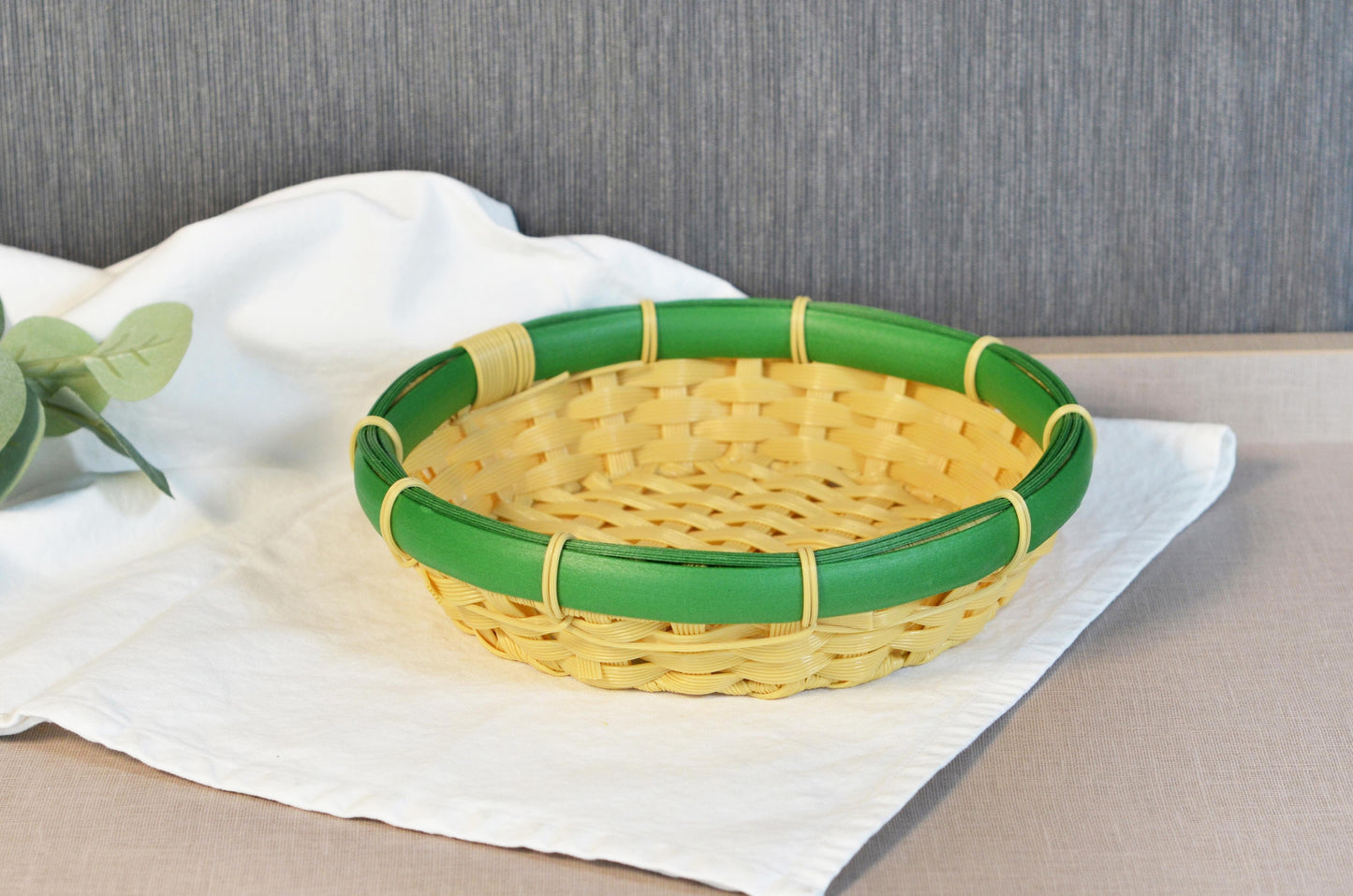 Round Bread Basket, Round Eco-Friendly Fruit & Bread Tray