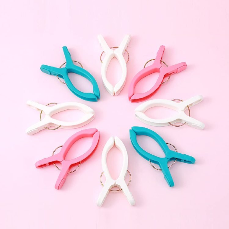 4 Pcs Plastic Big Clothes Pegs - Techmanistan in Pakistan