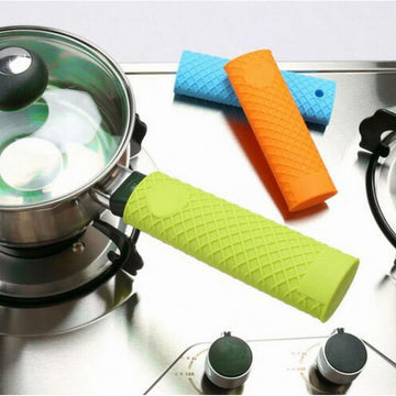 Random Color Silicone Heat Resistance Hot Pan Handle Cover, Silicone Pot Grip Sleeve Heat Resistant Slip Saucepan Handle