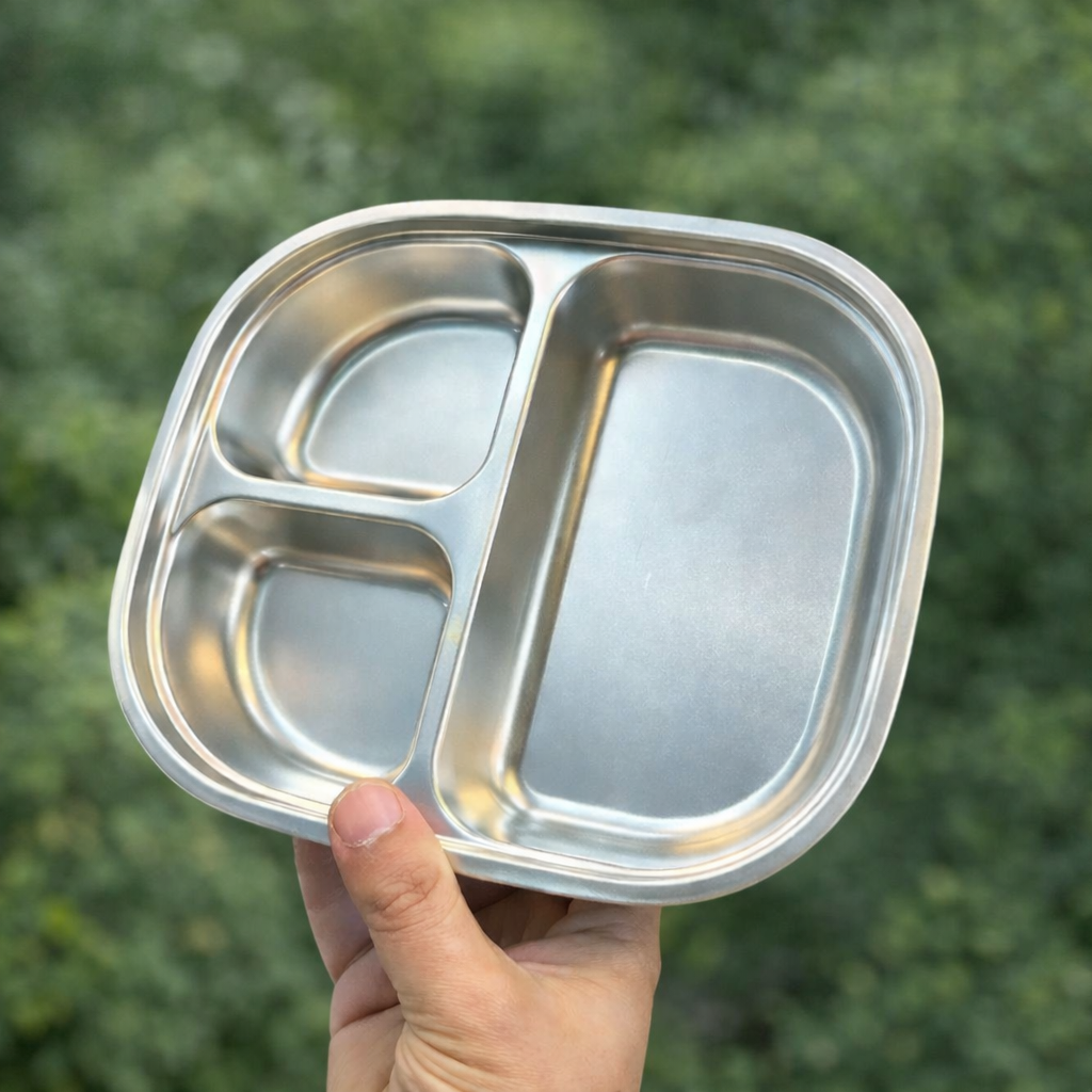 3 Compartment Lunch Box + 2 Condiment Cups