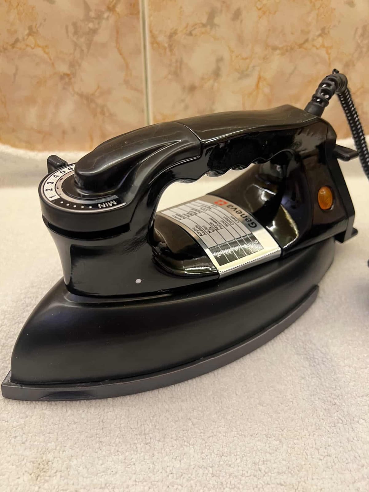Heavy Duty Dry Iron for Clothes