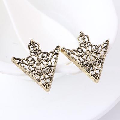 Pair of Retro Hollow Pattern Shirt Collar Antique Look Brooches - Techmanistan