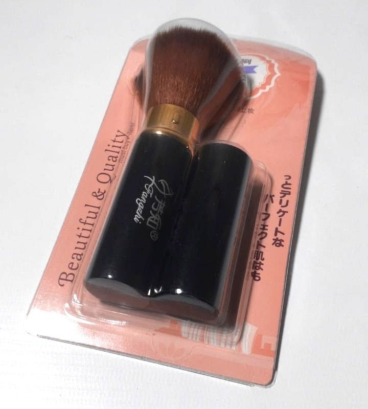 Retractable Makeup Brush for Blush With Cover - Techmanistan in Pakistan