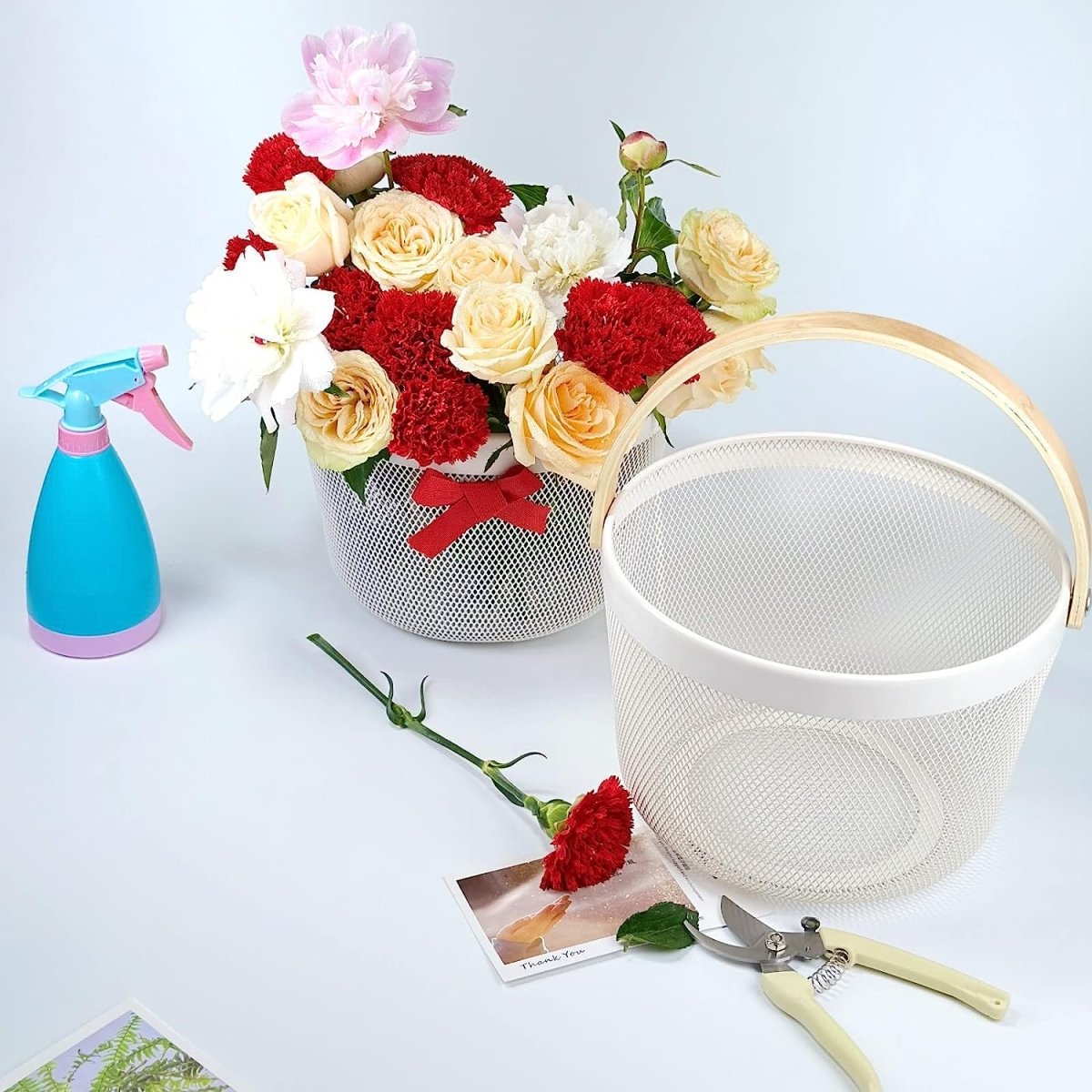 Round Metal Mesh Basket with Wooden Handle - Techmanistan in Pakistan