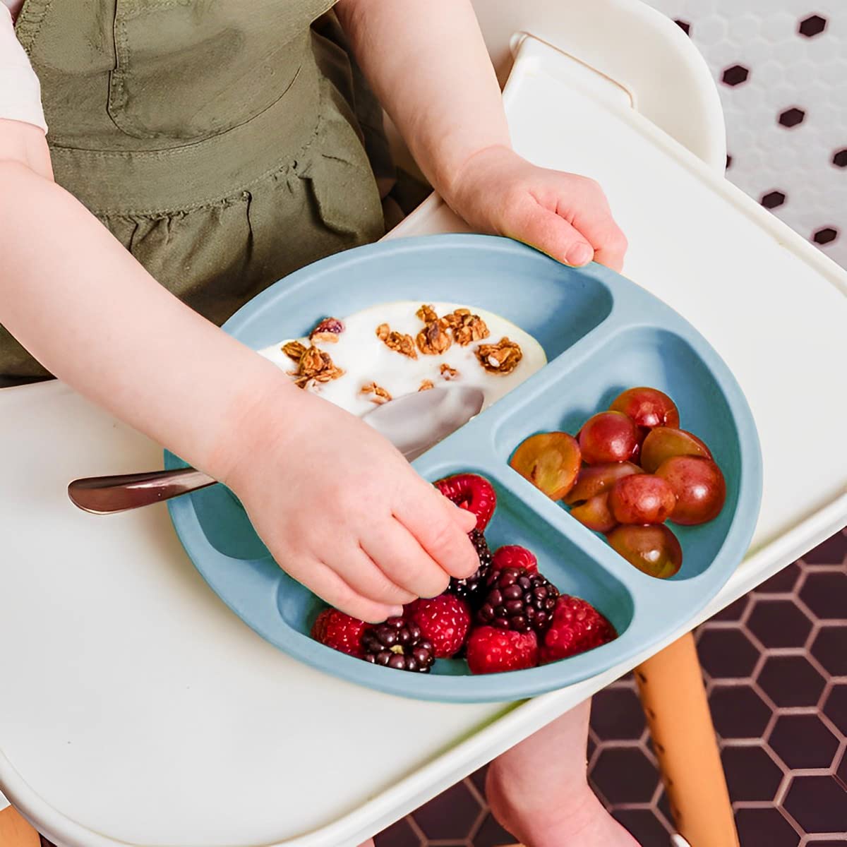 Silicone Baby Suction Plate - Techmanistan in Pakistan